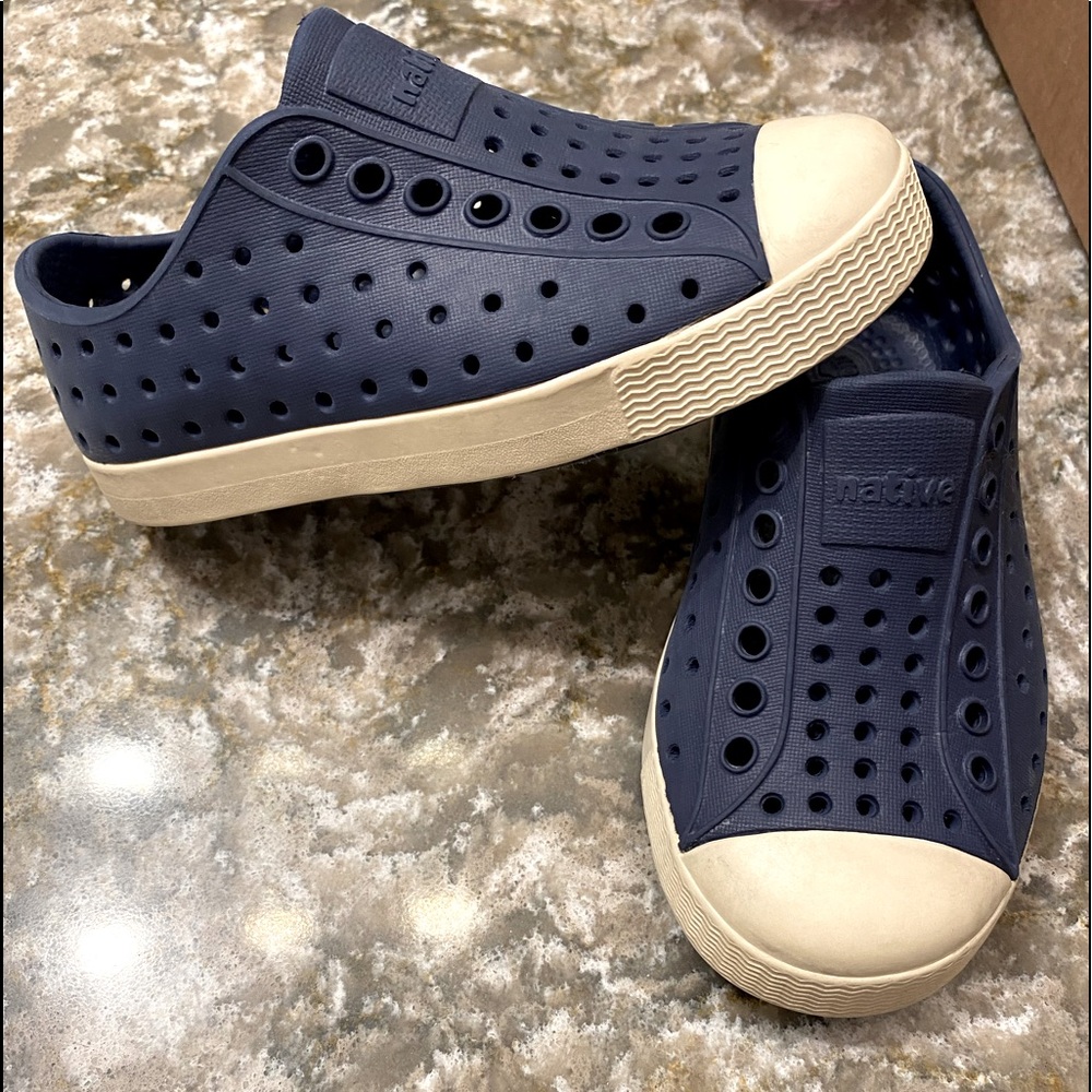 Native toddler size 8 navy blue